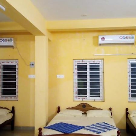 Lakshmi Illam Hotel Tirukkadaiyur Exterior photo